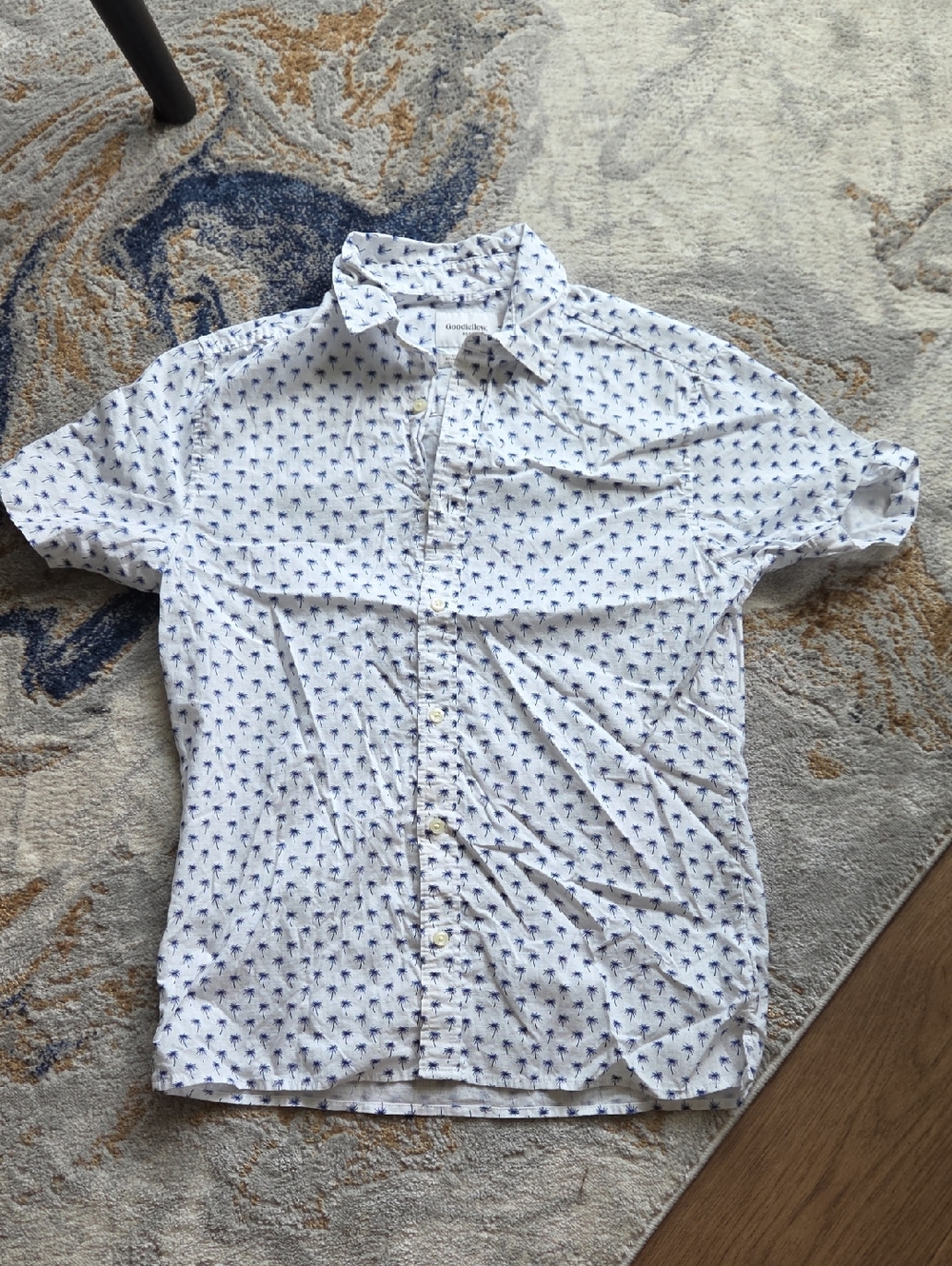 Goodfellow & Co White Short-Sleeve Button-Up Shirt with Navy Palm Print